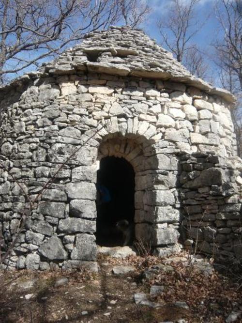 Borie, ancient dry stone shelter at Forcalquier, 40 mn from Mas d'Oriane...